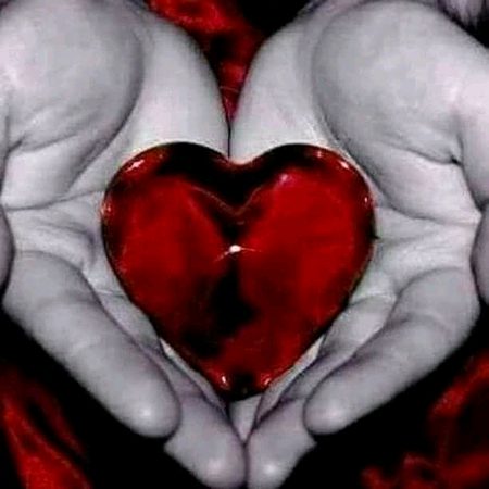 Kon tumhary dukh banty ga 
Kon yeh Naaz uthaye ga
Hum jis waqt na hongy ..
Tarpo gy tanhai main