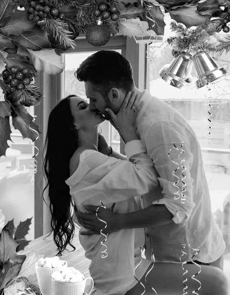 جو دیکھتا ہے تم کو وہ ہوتا ہے مضطرب
عالم ہی کچھ نیا ہے تمہارے شباب کا