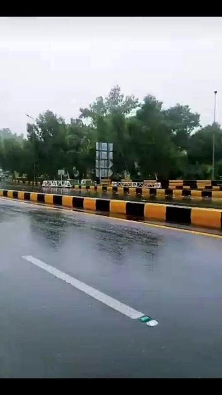 مارے پاس چار بجے سے بھت پیارا موسم رجم جہم ہے
آپ کے پاس کیسا موسم ھے؟؟؟
