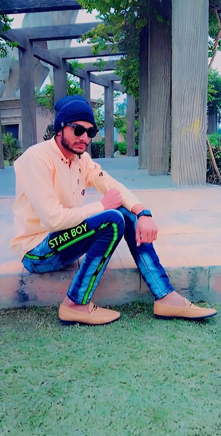 اس نے کہا تمہاری آنکھیں بہت پیاری ہیں..!!❤️
ہم نے کہا تیز بارش کے بعد موسم اکثر پیارا ہی لگتا ہے ..!!!!❤😘🤍