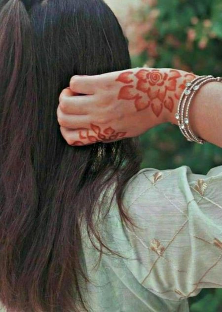 پہلے بتایا گیا مجھے کہ میں  ضرری ہوں۔
پھر میرے ہی سامنے کسی اور کو اپنایا گیا۔۔۔