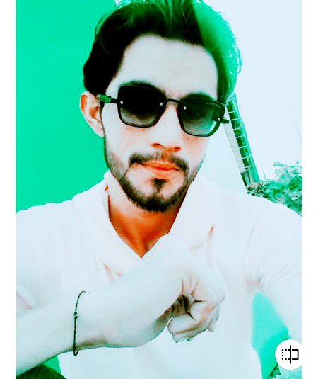 *"___زندگی بڑی عجیب ہے🖤🙂*
کبھی گُلزار سی، کبھی بیزار سی🥀
Tanha Aliyan 💔💔