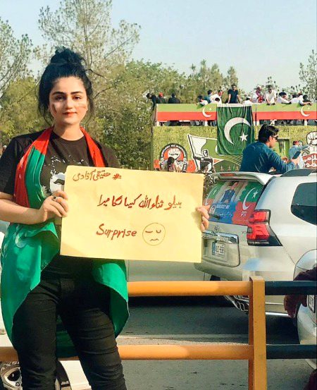 تاریخ گواہ ہے مرد نے ہمیشہ عورت کے سامنے ہتھیار ڈالے ہیں۔
لگتا ہے ثناء اللہ یہ جنگ ہار جائے گا۔
