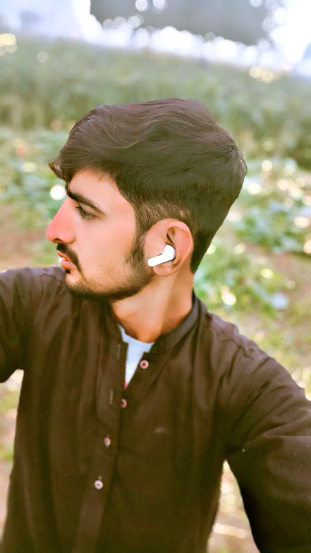 *وہ مجھے سنبھال کے نہیں رکھ پا رہا ....❤🩹🥺*
*لیکن وہ یہ بھی چاہتا ہے میں کہیں نا جاؤں💔🥹*