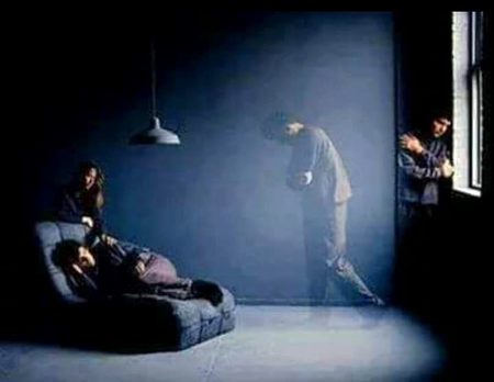 میں نے کروٹ بدل کے دیکھا ہے 
یاد   تم   اس   طرف   بھی آتے ہو. 
🦚