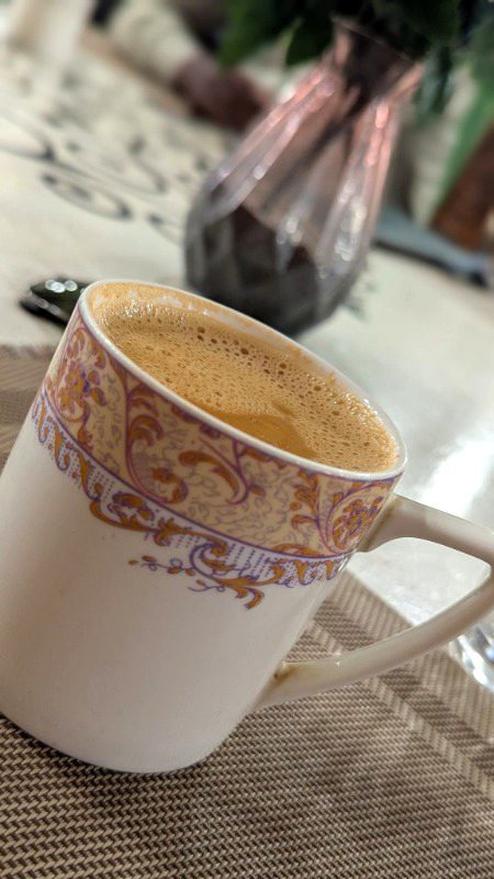 ملو کبھی اس ٹھنڈ میں چائے پر قصے بنیں گے
💕تم خاموشی سے کہنا ہم چپ چاپ سنیں گے