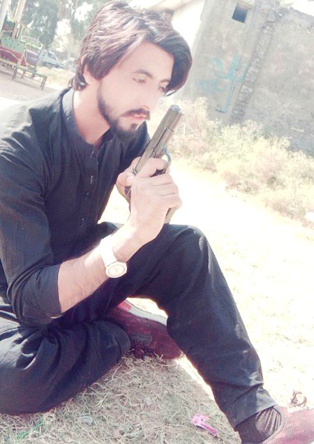 بہت کچھ کھونا پڑتا ھے 🔥🔥🔥✌🏻
🙏 Chaand 😭
ایسے ھی نہیں آجاتا بدتمیزی کا ھنر