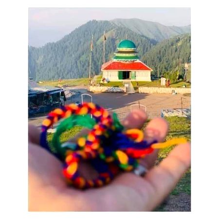 تیرے نام کے دھاگے بھی۔۔
آج دربار سے کھول لایا ہوں۔۔❤️Umar