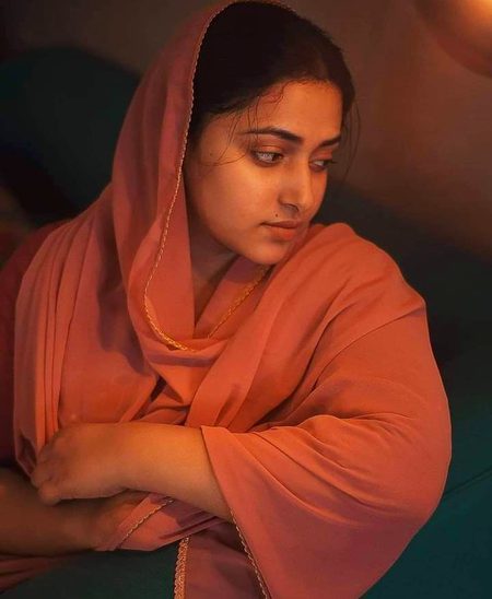 عشق ادھورا رہ جائے تو خود پر ناز کرنا .
کہتے ہیں کہ سچی محبت کبھی مکمل نہیں ہوتی🔥 Mahii 💔