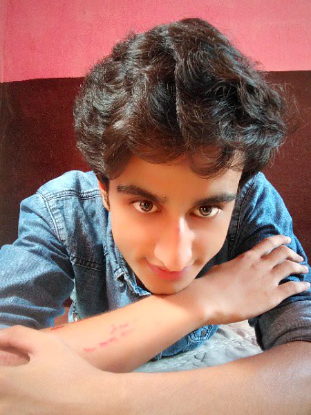 Teri muhabbat neee ...
Dil mn muqqam kr liaaa..
Awww how cute i am 🙈🤭😉