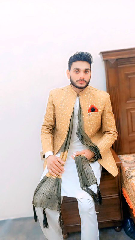 کُچھ بھی ضروری نہیں سوائے اِس کے کہ  تُمہیں دِھیان میں رکھ کر مُسکرایا جائے🍁