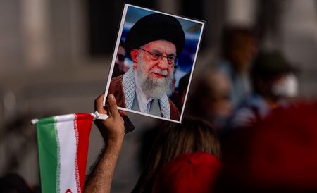 یتیم کی طرف سے دوسرے یتیم کو تعزیت💔 ہمارے دل غم سے نڈھال ہیں اور آنکھیں...
اشکبار ہیں، مگر فرزندِ علیؑ و حسینؑ کے لیے اس سے بہتر کوئی انجام نہ تھا کہ وہ آج کی بدترین مخلوق کے ہاتھوں جامِ شہادت نوش کریں۔ شہادت مبارک، سید جان۔😭