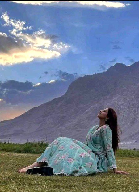 Beautiful People image