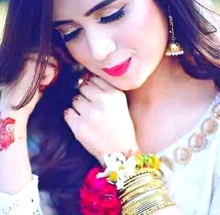 ہماری آنکھ میں منظر نہیں سماتا کوٸی 
ہم جیسے لوگ ہر کسی پر فدا نہیں ہوتے
#SomeoNe 😉