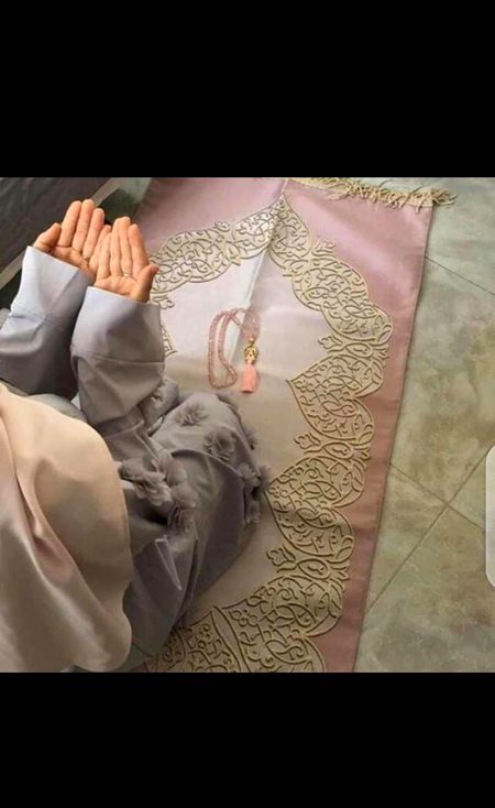 توکل کے دو مرحلے ہوتے ہیں  ایک وہ جب اِس بات کا یقین ہوتا ہے کہ جو مانگا ہے وہ مِل جائے گا اور دوسرا وہ جب اِس بات کا یقین ہوتا ہے کہ جو مانگا ہے وہ نہ بھی مِلا تو اِس میں کوئی نہ کوئی بہتری ضرور ہوگی....!