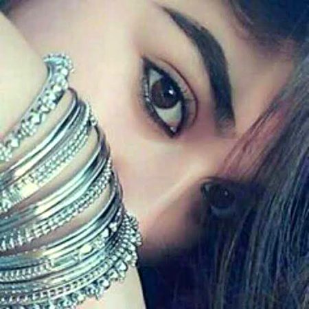 حالات کی اک ضرب نے صورت ہی بدل دی مجھ سے میری تصویر ذرا بھی نہیں ملتی