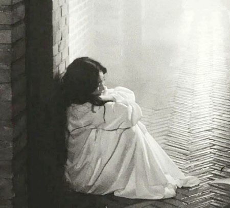 دسترس ترکِ تعلق کا سبب ٹھہرا
اُسکو کافی نہ لگا میرا میسر ہونا ~🤧