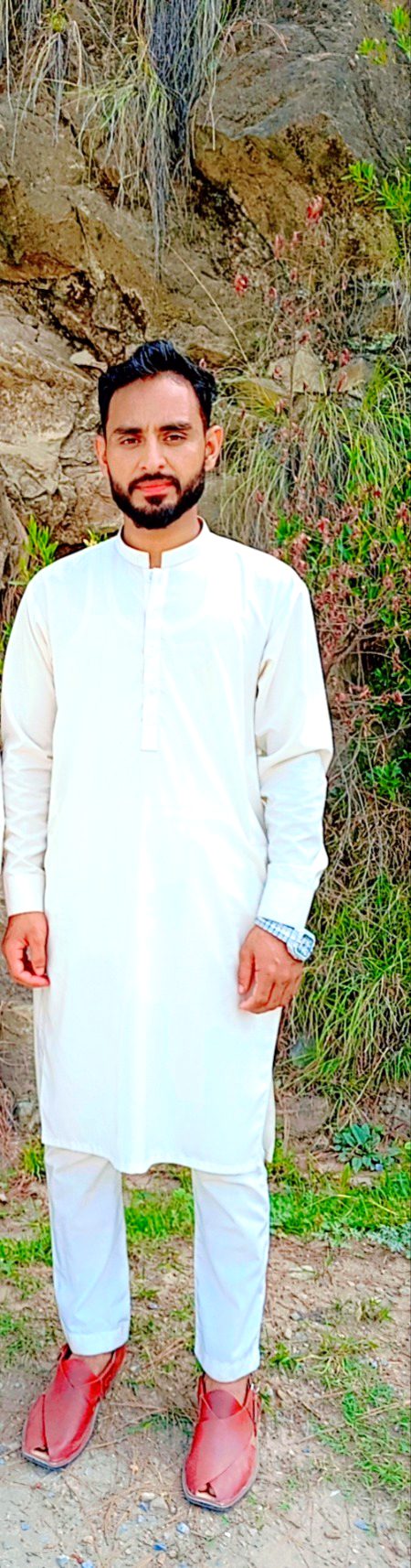 *مان رکھا گیا کسی غیر کی ہر بات کا*🥹😰
*ہم سچے ہو کر بھی قسمیں کھاتے رہ گۓ*🥺😢
