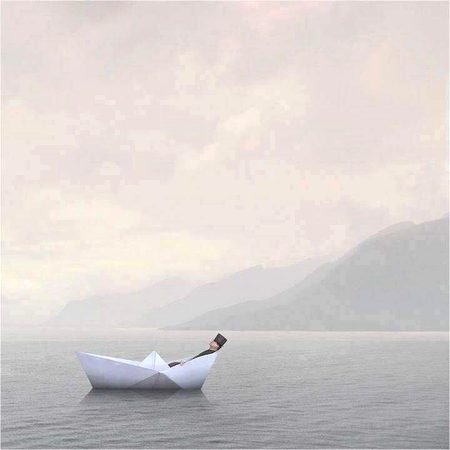 ﻣﺠﮭﮯ ﮐﺎﻏﺬ ﮐﯽ ﮐﺸﺘﯽ ﻣﯿﮟ ﺑﭩﮭﺎ ﮐﺮ
ﻭﮦ ﺧﻮﺩ ﺑﺎﺭﺵ ﮐﺎ ﭘﺎﻧﯽ ﮨﻮ ﮔﯿﺎ ﮨﮯ