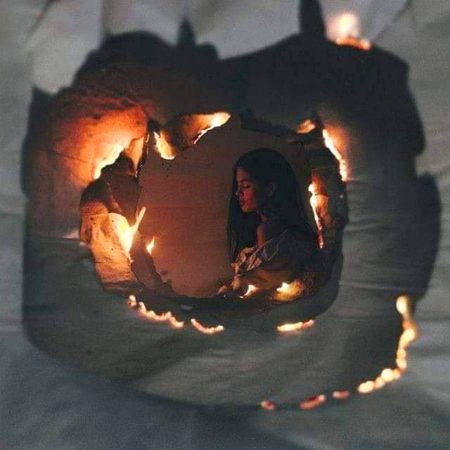 کوئی دھواں اٹھا نہ کوئی روشنی ہوئی 
جلتی رہی حیات بڑی خاموشی کے ساتھ