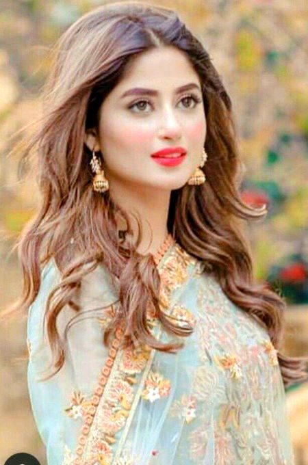 کہانیاں پڑھ کر رونے والے ہم حساس لوگ ، زندگی کی تلخیوں کو مُسکرا کر جھیلتے...
ہیں! ۔ " 💔🙂