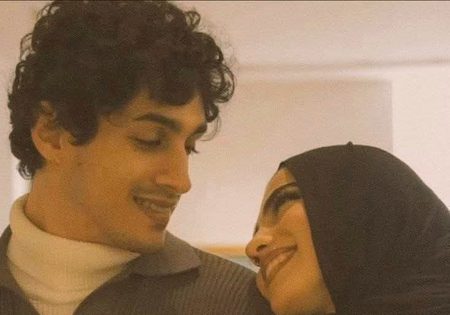 اُسے پتہ ہی نہیں تھا سلیقہ محبت کا
میں نے چاہ کر بتایا اُسے، ایسے چاہا کرتے ہیں.!❤🌸