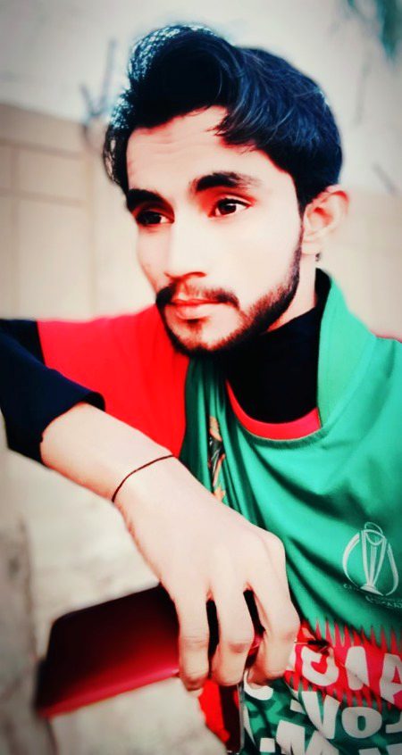 اُسے کہنا بدل گیا ہوں میں...
یہ بھی کہنا کہ تم نے بدلا ہے...💔