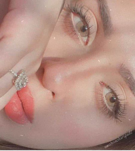 نہ جانے تجھے میری سمجھ کیوں نہیں آتی ورنہ 😓
یار تو یاروں کا دکھ سمجھتے ہیں 💔
سارا