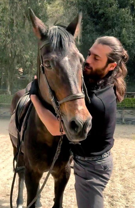 Turkish Celebs image