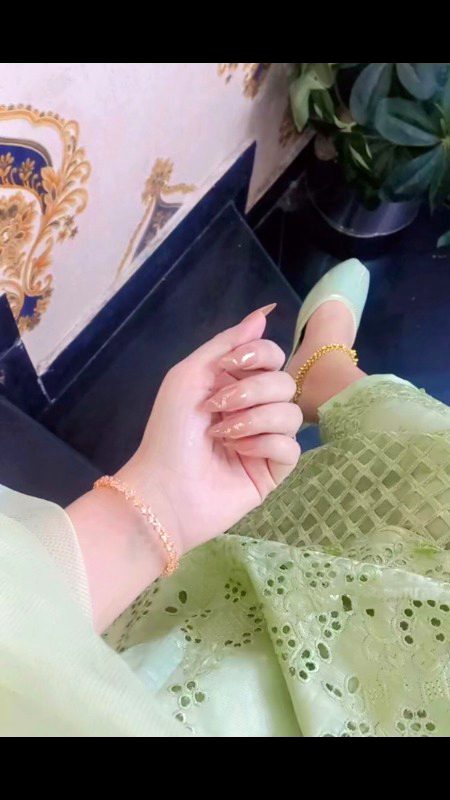 Beautiful People image