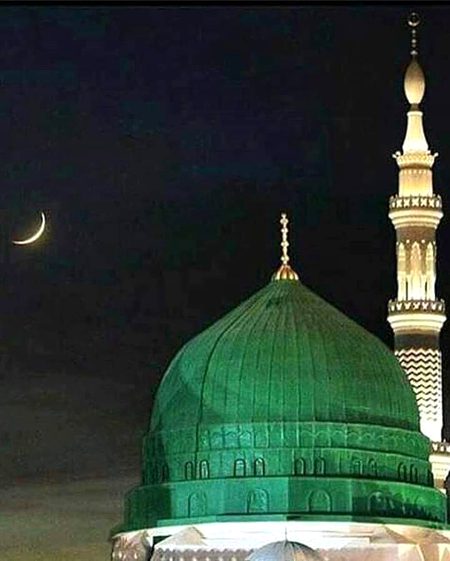 ہے تمنائے عطار یا رب ان کے جلووں میں یو موت آئے 
جھوم کر جب گرے میرا لاشہ تھام لیں بڑھ کے شاہ مدینہ