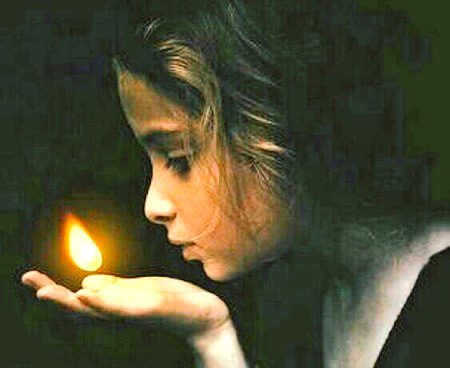 لفظ سے بھی خراش پڑتی ہے
تبصرا سوچ کے کیا کیجئیے
جھوٹ سے بھی برا ہے آدھا سچ
اس سے اچھا ہے چپ رہا کیجئیے