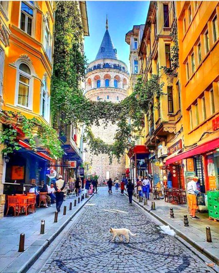 Galata Tower, Istanbul, Turkey. ❤💛