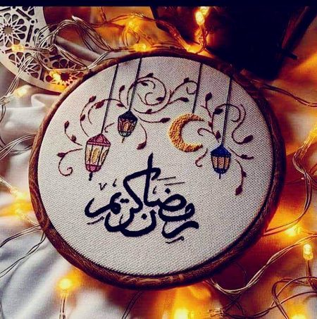 *ﺍﮮ ﻣﺎﮦِ ﺭﻣﻀﺎﻥ ﺁﮬﺴﺘﮧ ﭼﻞ*
*ﺍﺑﮭﯽ ﮐﺎﻓﯽ ﻗﺮﺽ ﭼﮑﺎﻧﺎ ﮬﮯ*
’’ ﺍللّٰه  ﮐﻮ راضی ﮐﺮﻧﺎ ﮬﮯ*
*ﺍﻭﺭ ﮔﻨﺎﮬﻮﮞ ﮐﻮ ﺑﺨﺸﻮﺍﻧﺎ ﮬﮯ*
*ﮐﭽﮫ ﺧﻮﺍﺏ ﮬﯿﮟ ﺟﻦ ﮐﻮ ﻟﮑﮭﻨﺎ* 
*ﮬﮯ ﺍﻭﺭ ﺗﻌﺒﯿﺮﻭﮞ ﮐﻮ ﭘﺎﻧﺎ ﮬﮯ*
*ﮐﭽﮫ ﻟﻮﮒ ﮬﯿﮟ ﺍﺟﮍﮮ ﺩﻝ ﻭﺍﻟﮯ*
*ﺍﻥ ﺩﻟﻮﮞ ﻣﯿﮟ ﭘﯿﺎﺭ ﺑﺴﺎﻧﺎ ﮬﮯ*
*ﮐﭽﮫ ﺗﻮﺑﮧ ﮐﺮﻧﺎ ﺑﺎﻗﯽ ﮬﮯ*
*ﺍﻭر’ﺭﺏ ﮐﻮ ﮬﻢ ﻧﮯ ﻣﻨﺎﻧﺎ ﮬﮯ*
*ﺟﻨﺖ ﮐﺎ ﮐﺮﻧﺎ ﮬﮯ ﺳﻮﺩﺍ*
*ﺍﻭﺭ ﺩﻭﺯﺥ ﺳﮯ ﺧﻮﺩ ﮐﻮﺑﭽﺎﻧﺎ ﮬﮯ*
*ﺍﮮ ﻣﺎﮦِ ﺭﻣﻀﺎﻥ  ﺁﮬﺴﺘﮧ ﭼﻞ*
*ﺍﺑﮭﯽ ﮐﺎﻓﯽ ﻗﺮﺽ ﭼﮑﺎﻧﺎ ﮬﮯ😭...!!!*
🤲🏻🤲🏻🤲🏻