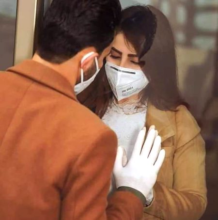 ﻣﯿﮟ ﻭﮦ ﻣﺤﺮﻭﻡِ ﻋﻨﺎﯾﺖ ﮨﻮﮞ ﮐﮧ ﺟﺲ ﻧﮯ ﺗﺠﮫ ﺳﮯ
ﻣﻠﻨﺎ ﭼﺎﮨﺎ ﺗﻮ ﺑﭽﮭﮍﻧﮯ ﮐﯽ ﻭﺑﺎ ﭘﮭﻮﭦ ﭘﮍﯼ