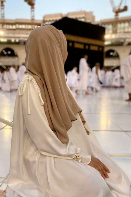 Ya ALLAH pak hum sub larkiyo ki  hefazat krna barda krna ki tofek dena bebi fatma zhora ki thrha ameen har insanko mushklit sy bachana ameen