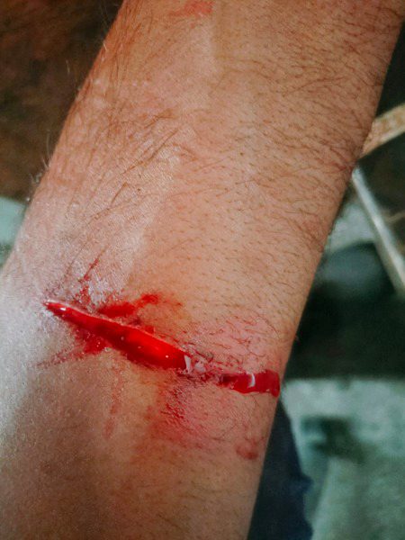 Kisi ko yaqeen dilaty dilaty hum khud ko moot ke moun mein dal dety hen log phir bhi yaqeen nahin krty 😭😭😭😭😭