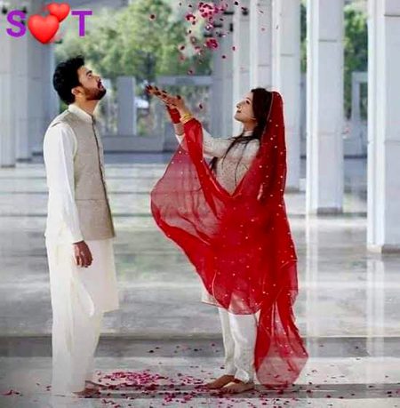 کتنا اچھا ہو کہ میں آنکھیں بند کر کے تمہیں سوچوں
 اور تم میرے سامنے آکے میرا ہاتھ پکڑ کر کہو
آؤ چلیں یہاں سے دور ایسی جگہ 
جہاں محبت ہو سکون ہو
میں ہو اور تم ہو ❤️❤️