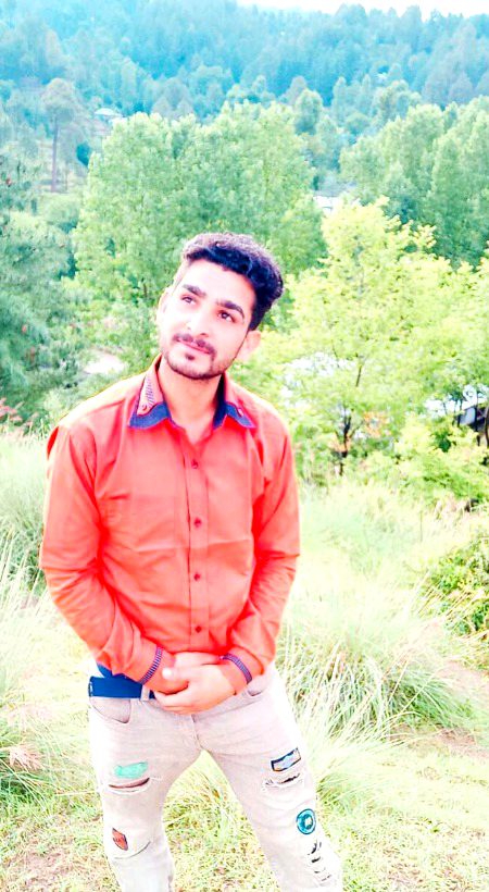 Dunya walay dukhun k siwa de b saktay hain SHAMS...
Marnay k bad aik kafan dete hain woh b ro ro kar_! .i5 .j5