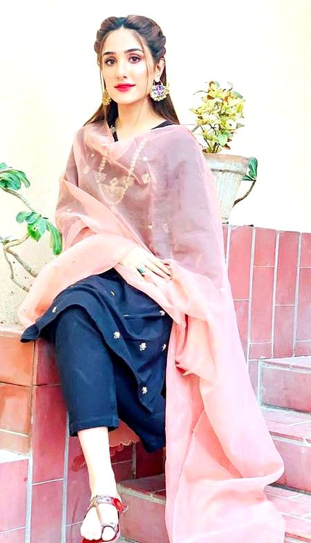 Pakistani Celebs image