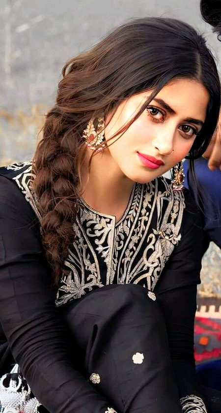 Pakistani Celebs image