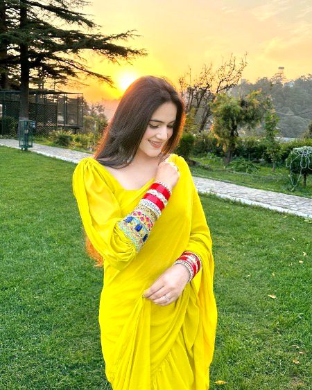 Beautiful People image