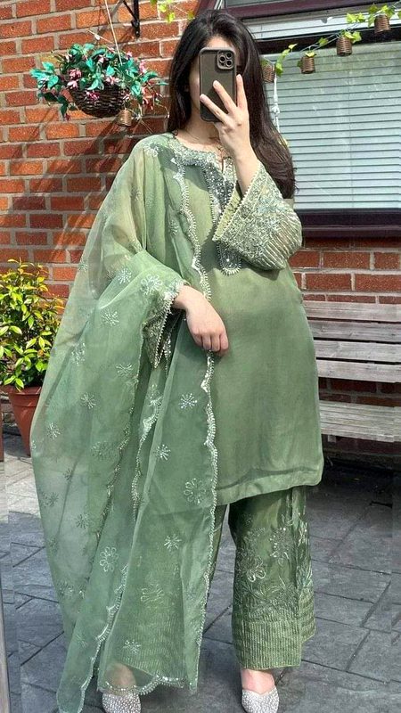 Beautiful People image