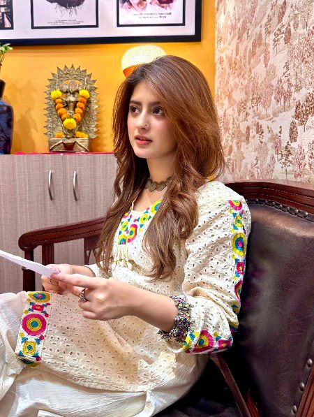 Beautiful People image