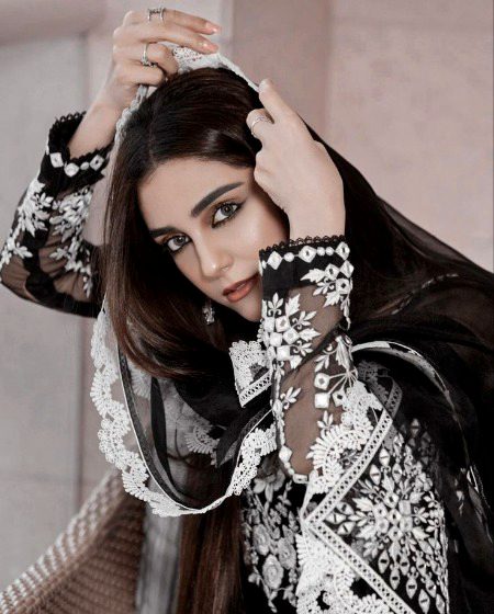 Pakistani Celebs image