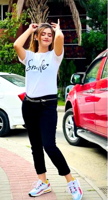 Beautiful People image